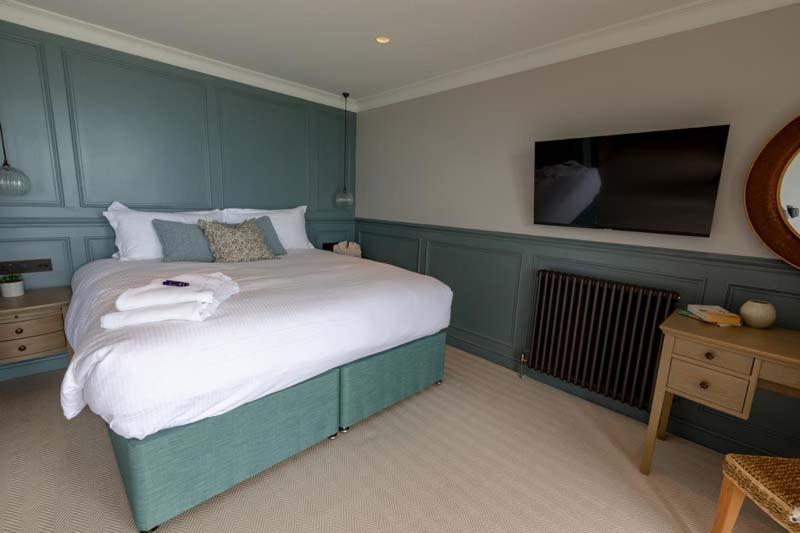 The Albion Hotel Freshwater